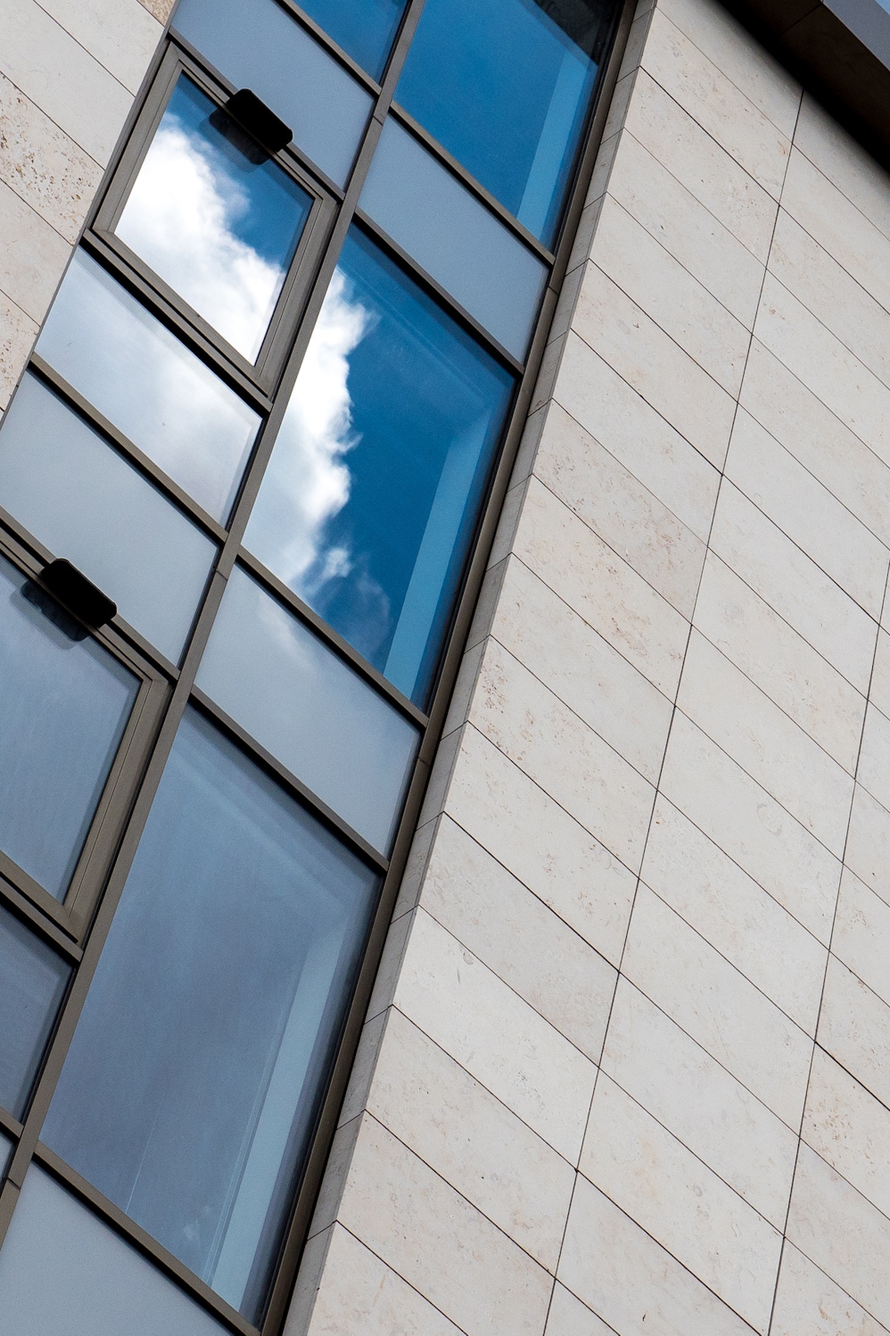 Byrom Point Stone Cladding78 02