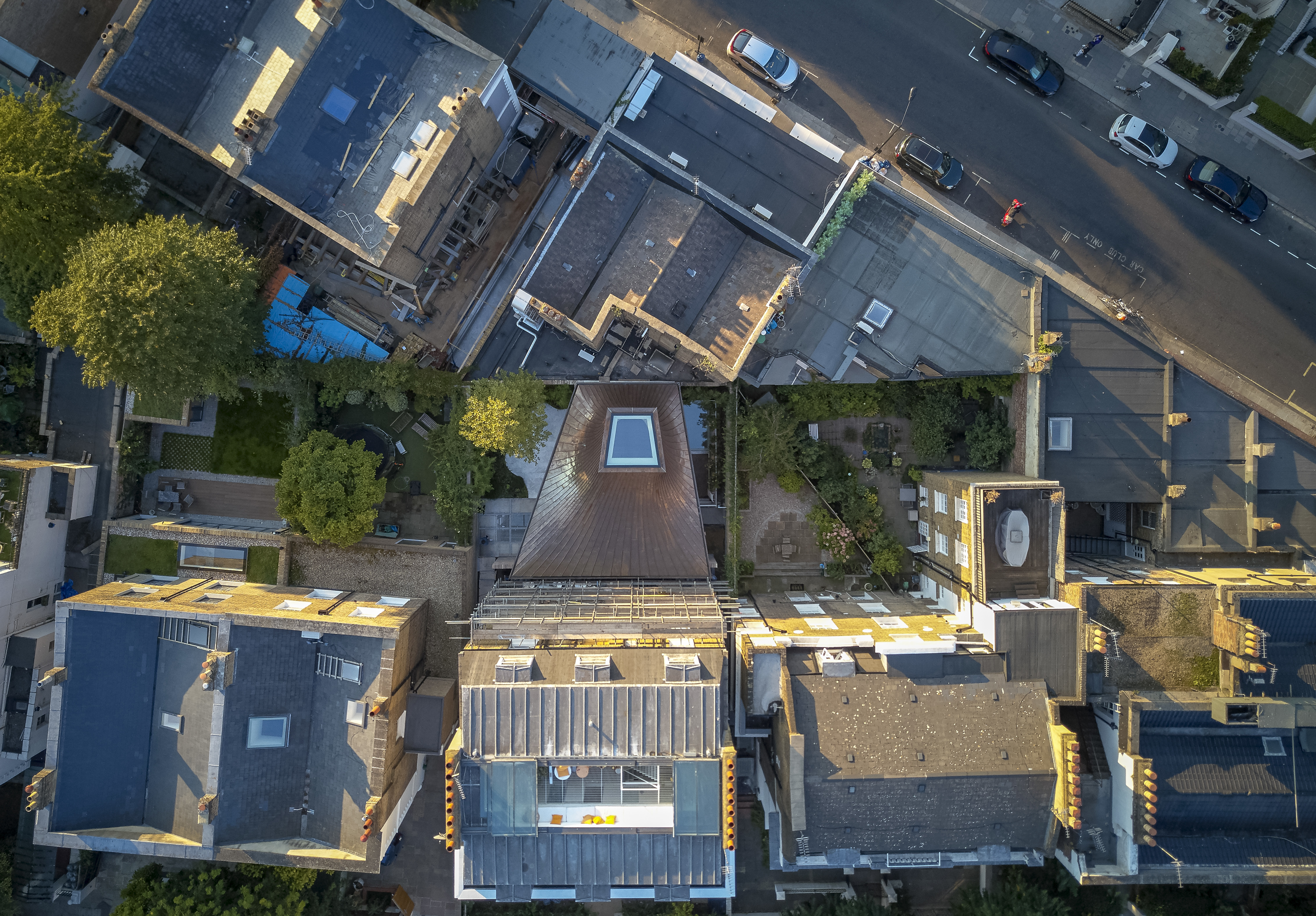 House in a Garden 3235 Edmund Sumner PRESSIMAGE 1