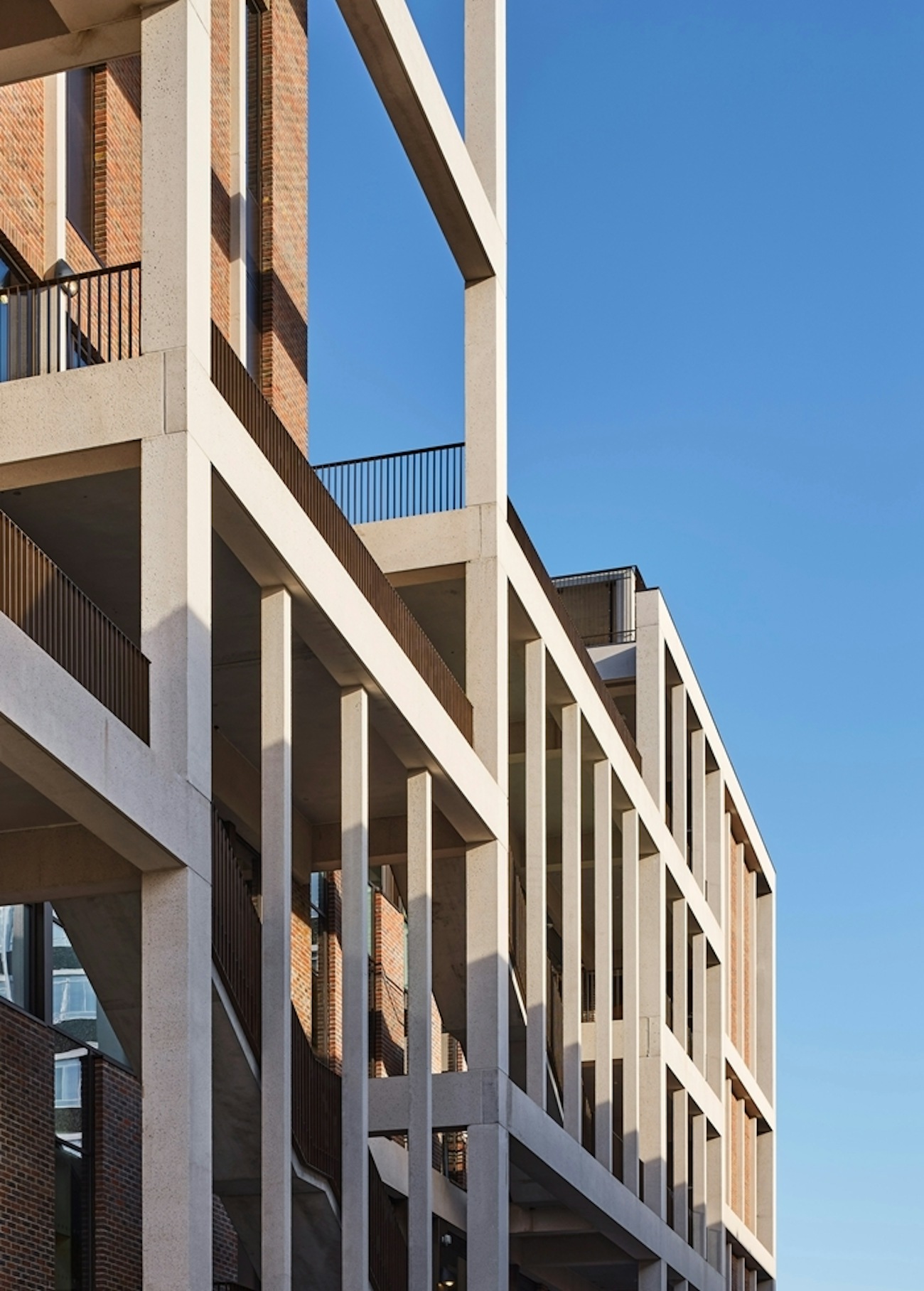 Kingston University 3962 Dennis Gilbert WEBIMAGE 6