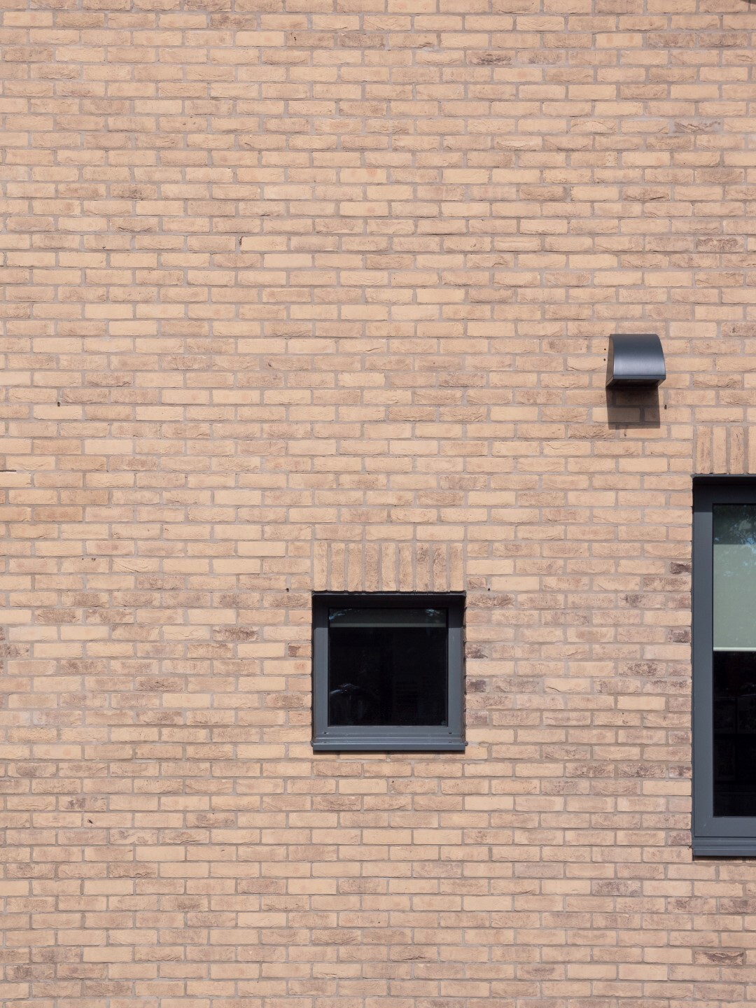 Shakespeare School - Glazed bricks