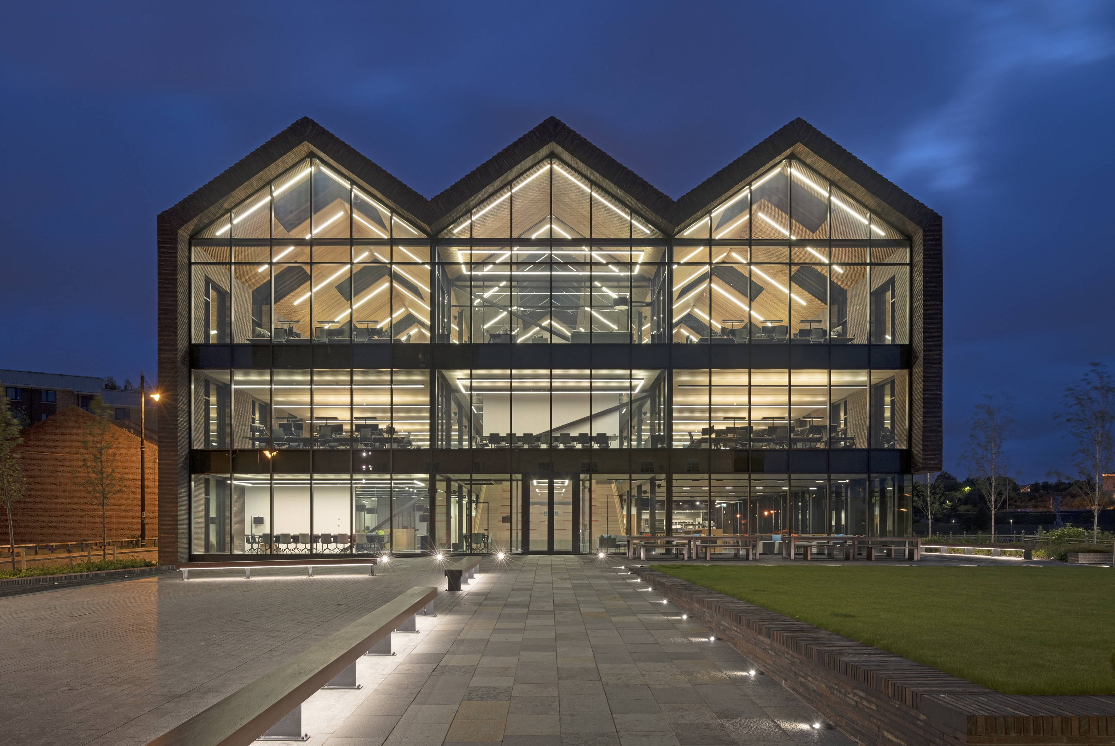 Tombola House 3928 James Newton ORIGINAL 1