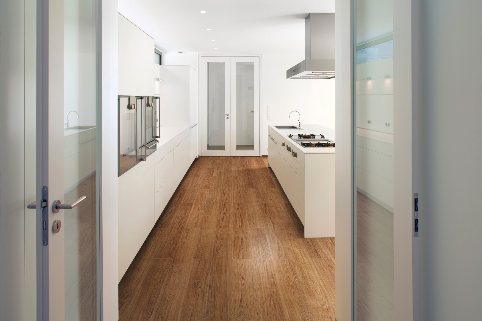 80003976 Elegant Oak INT copy Large