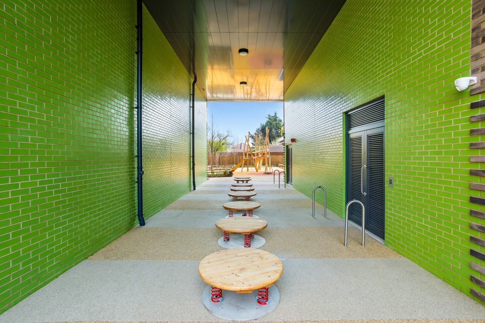 043 Hi Res External Photography Bath Road Higgins 4 K8 A3383 Large