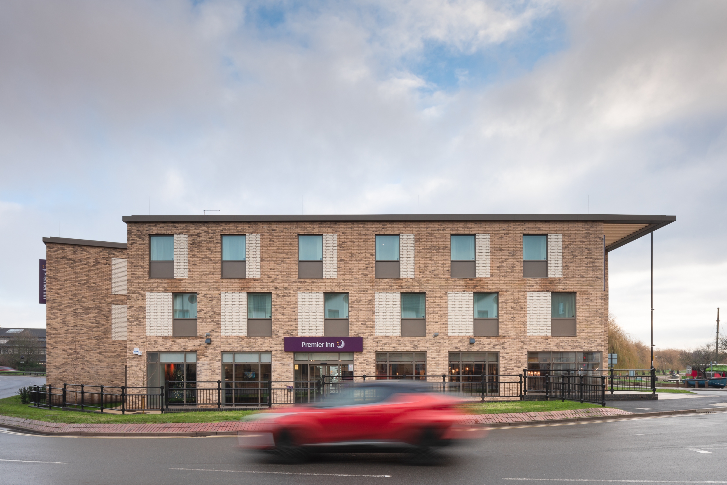 Premier Inn, Peterborough - Solus Range