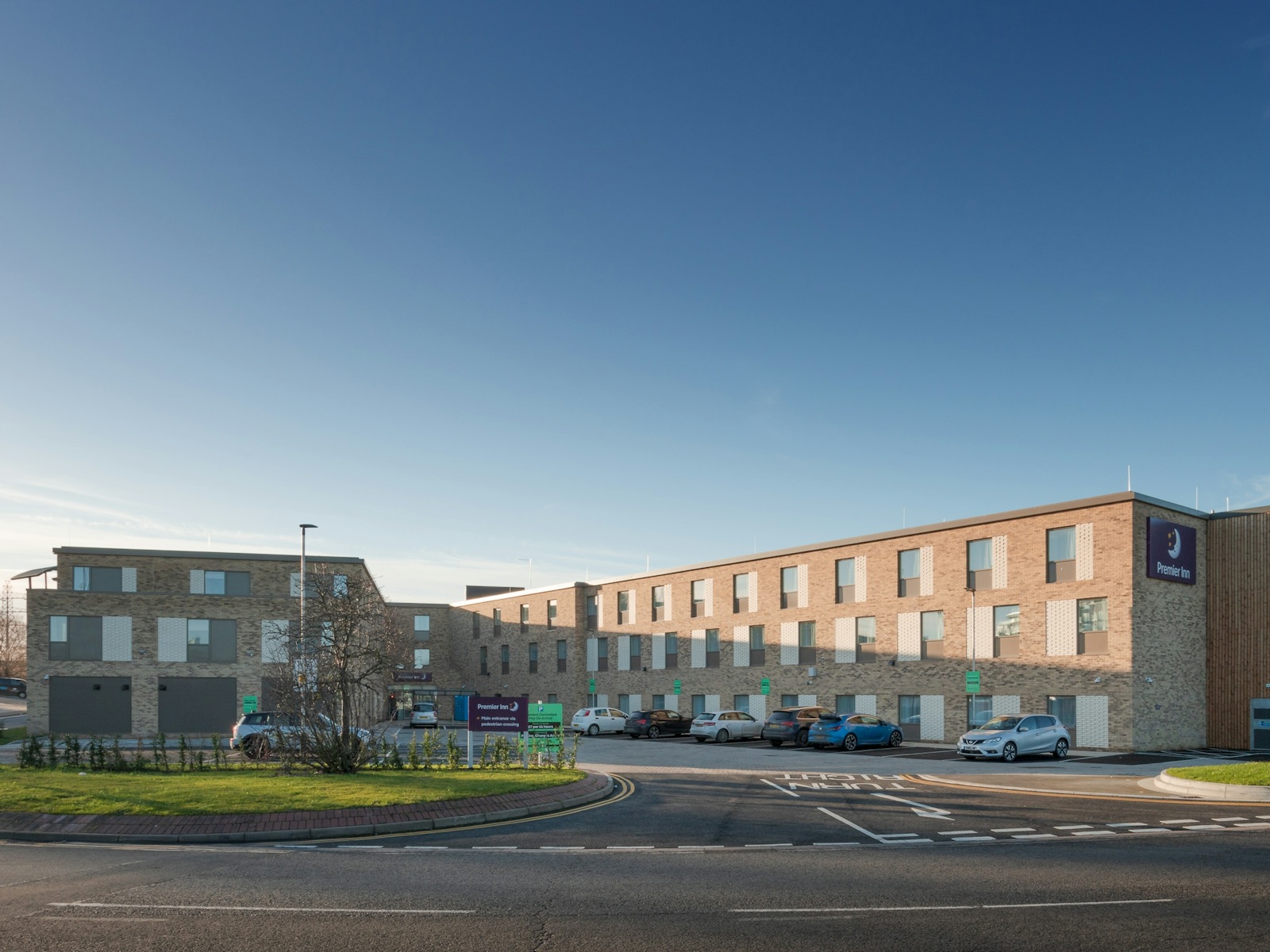 Premier Inn, Peterborough - Solus Range
