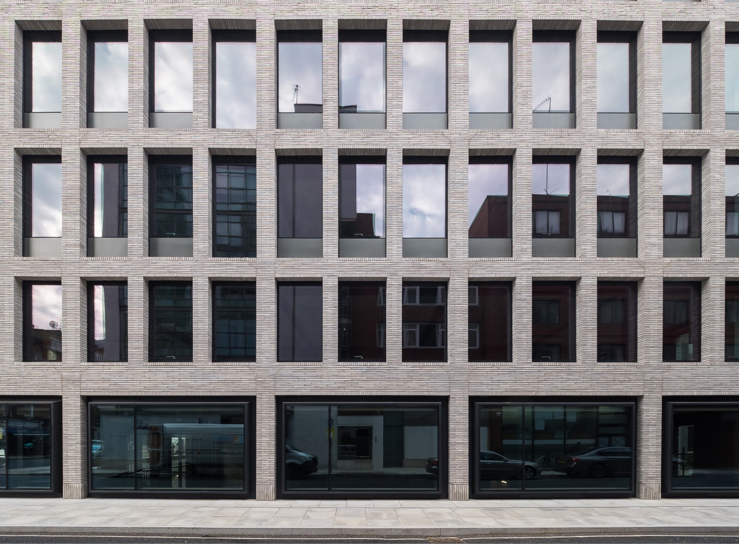 80 Charlotte Street - Linear Bricks 5