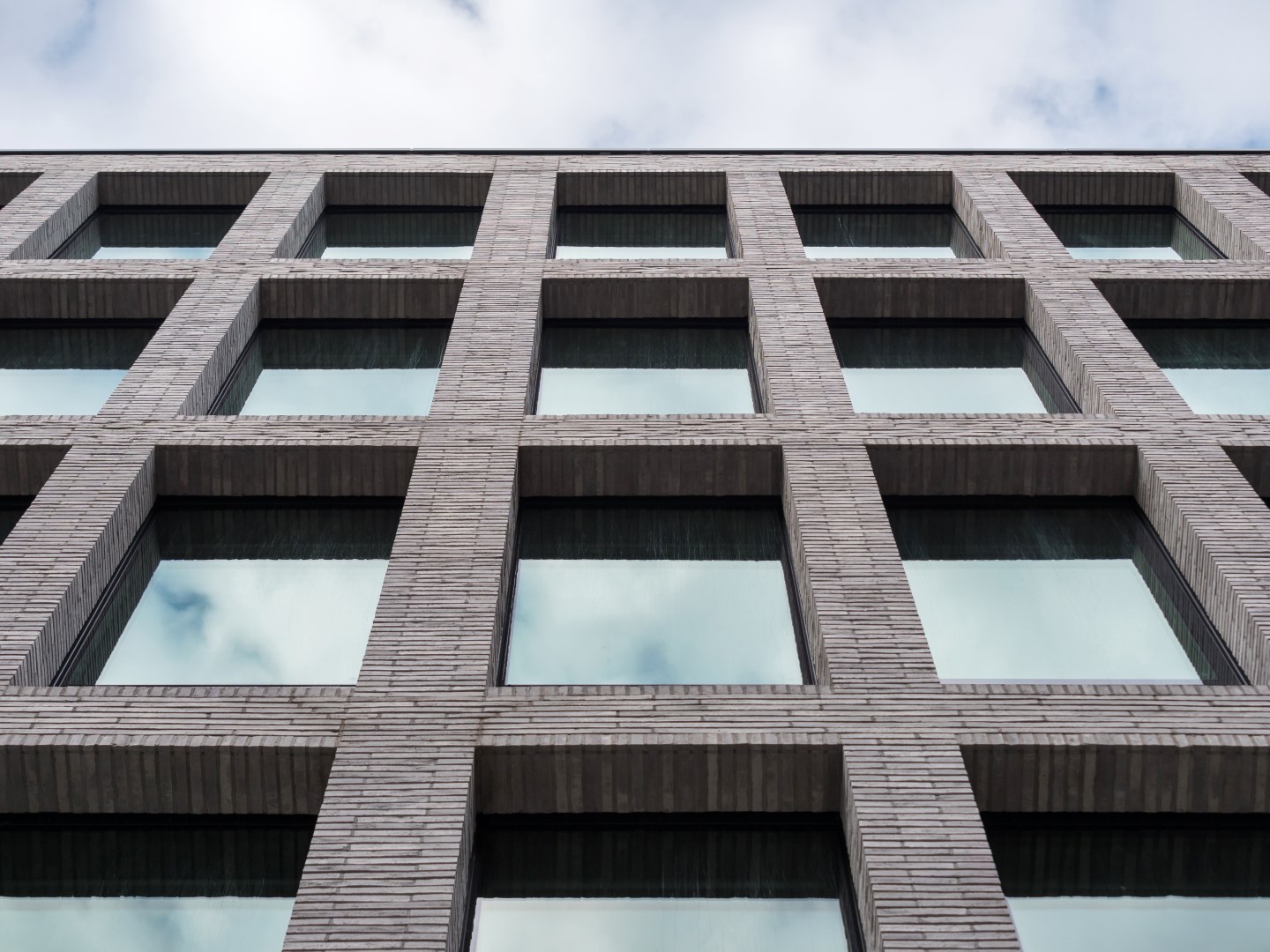 80 Charlotte Street - Linear Bricks 7