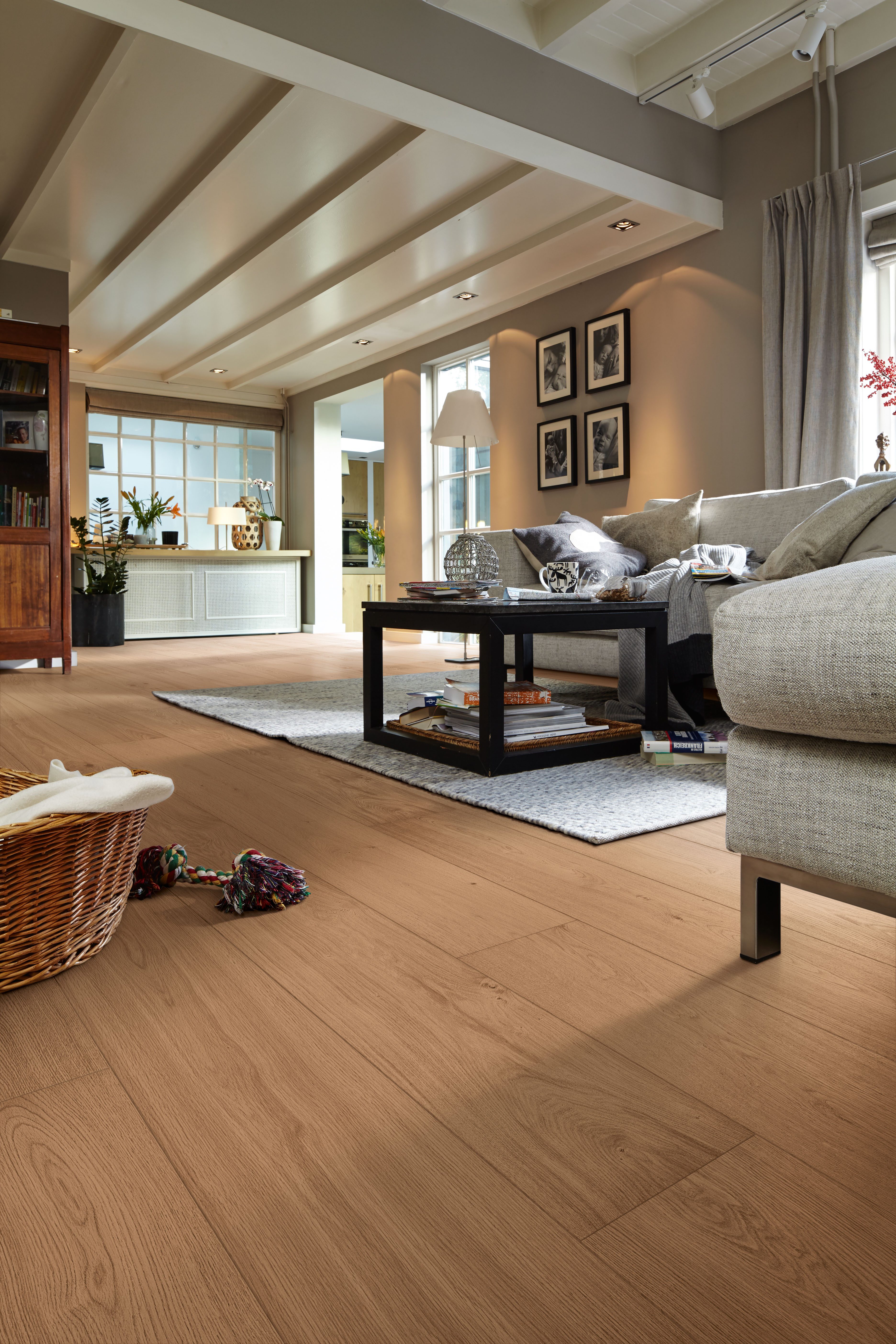 8519 Lindura HD300 mattlackiert Honey Oak