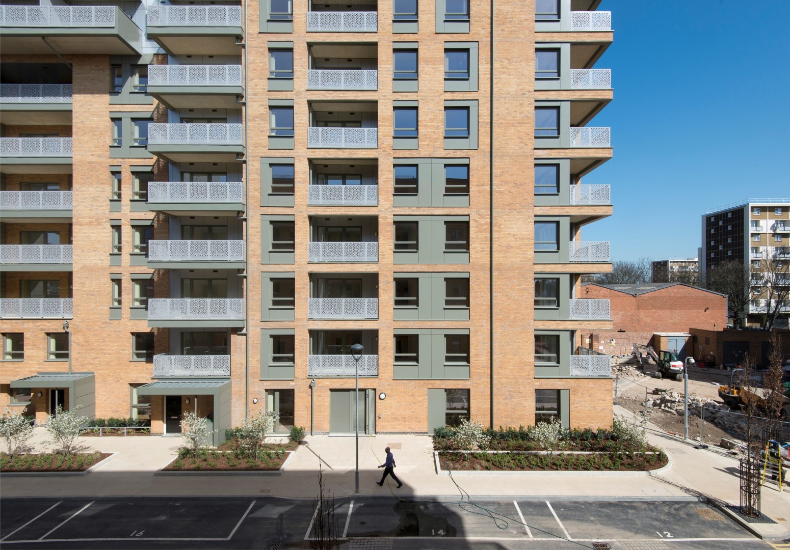 Brook House Select Range Facing Brick Welford Buff 6 Large