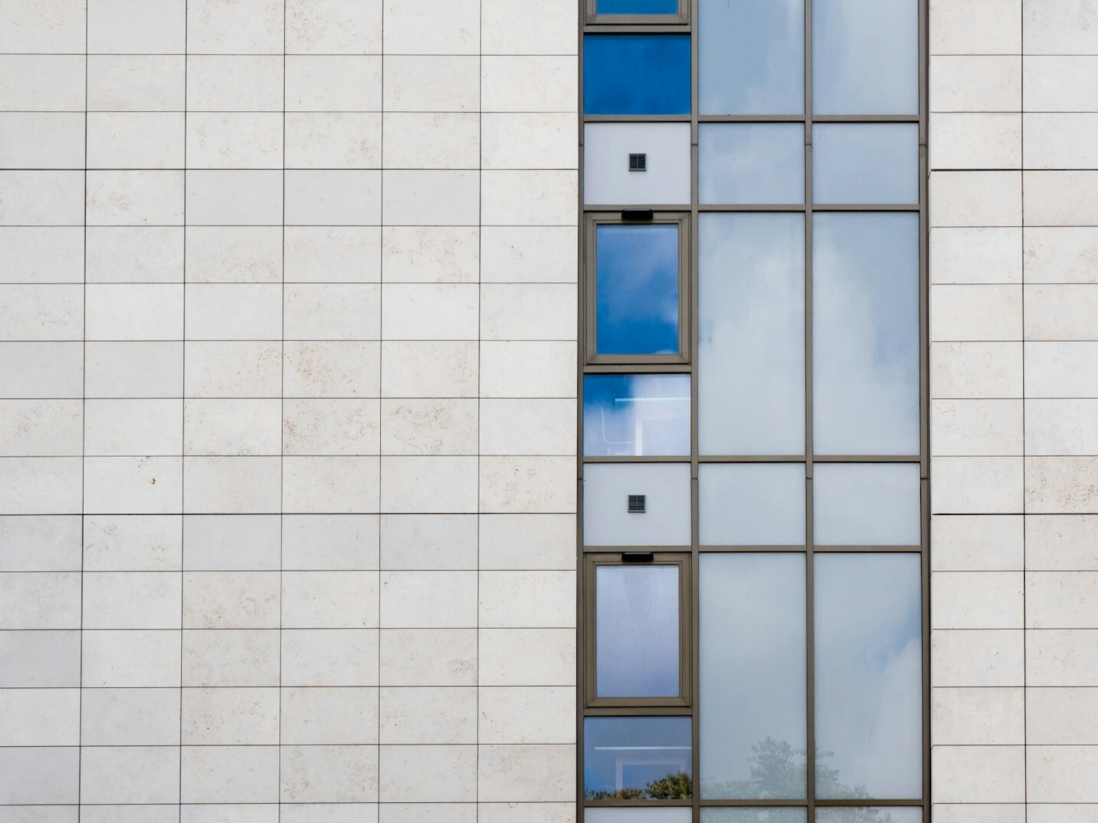 Byrom Point Stone Cladding65 Large