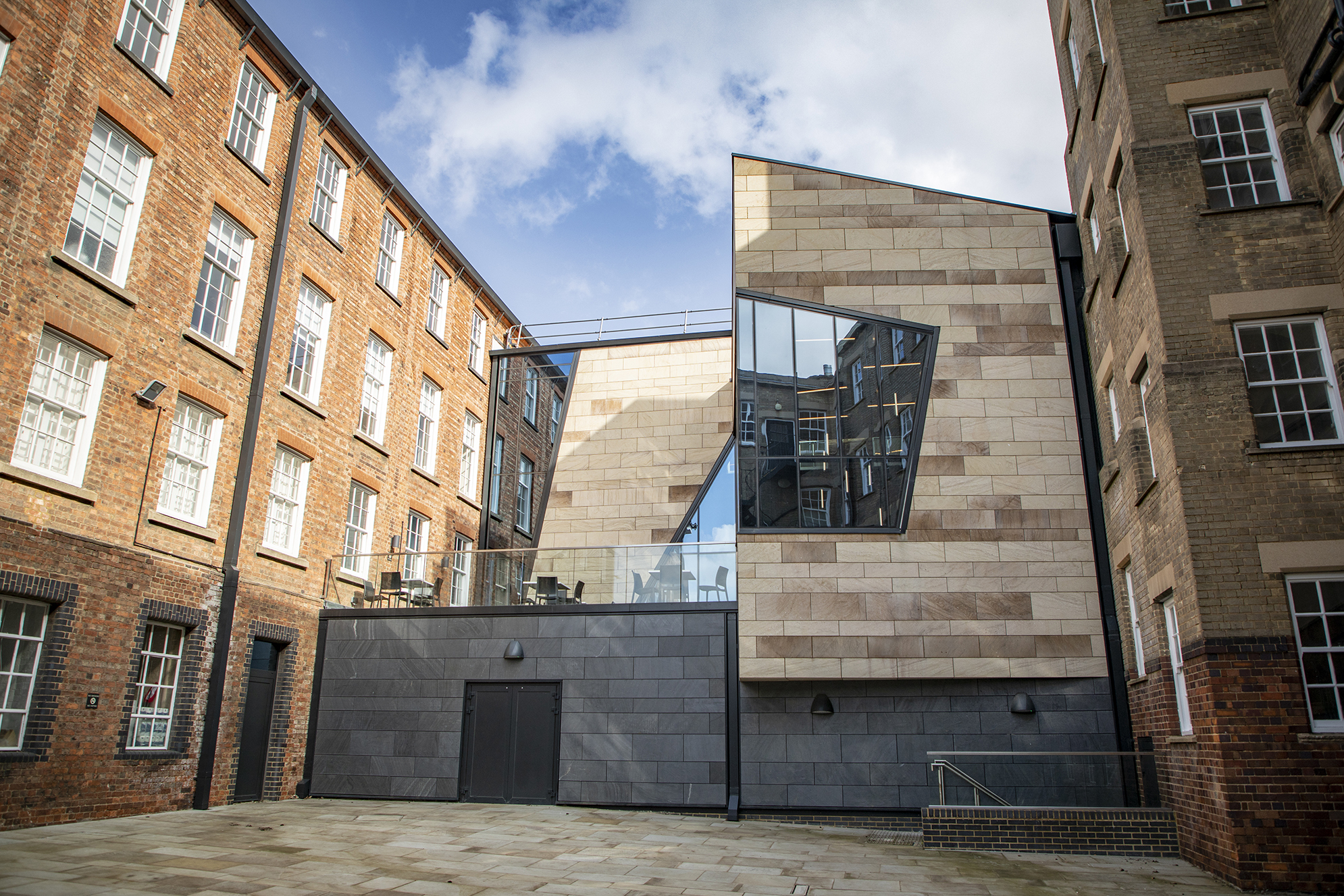 GX NORTHAMPTON MR 03