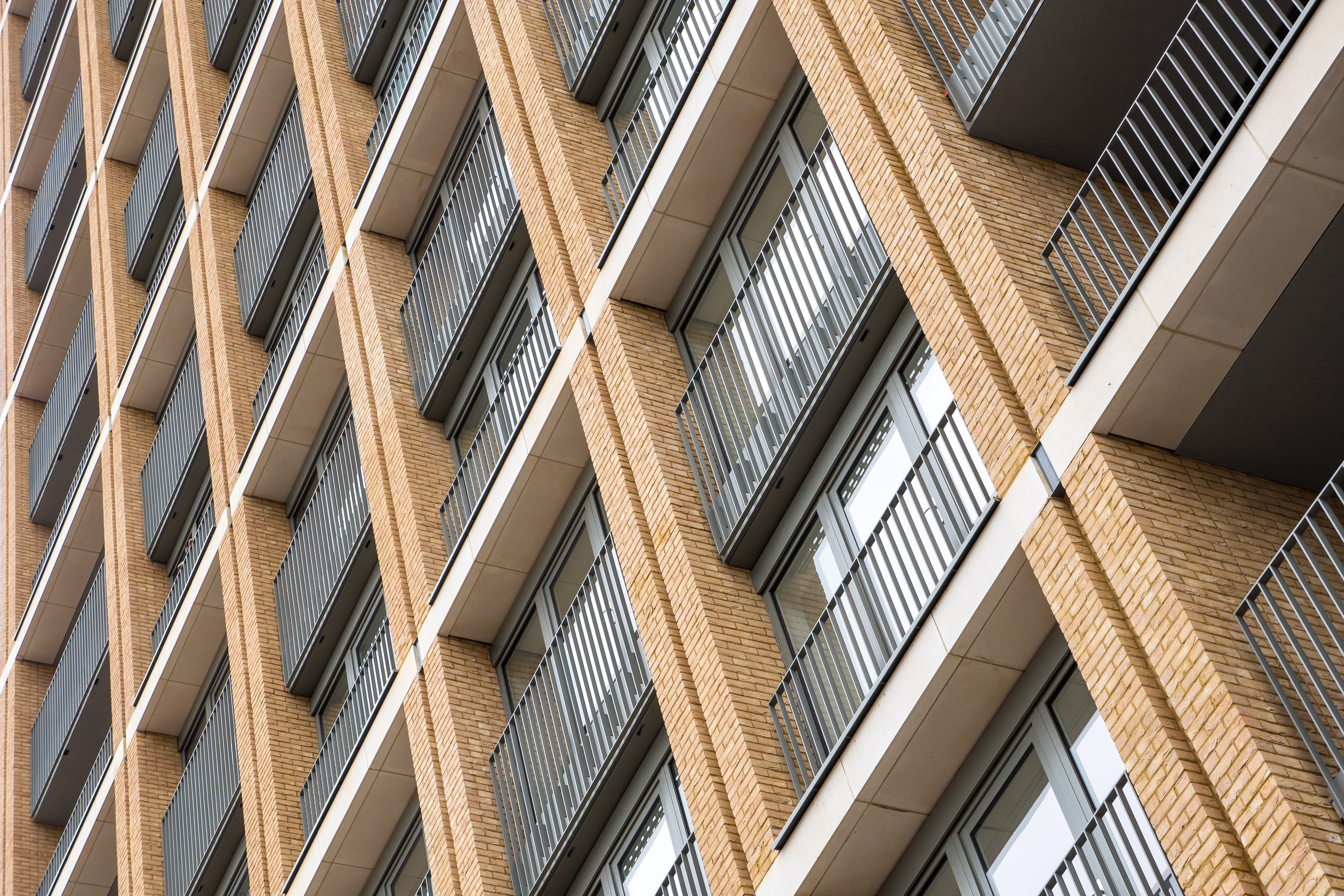 Hendon Waterside Recon Cast Stone 2