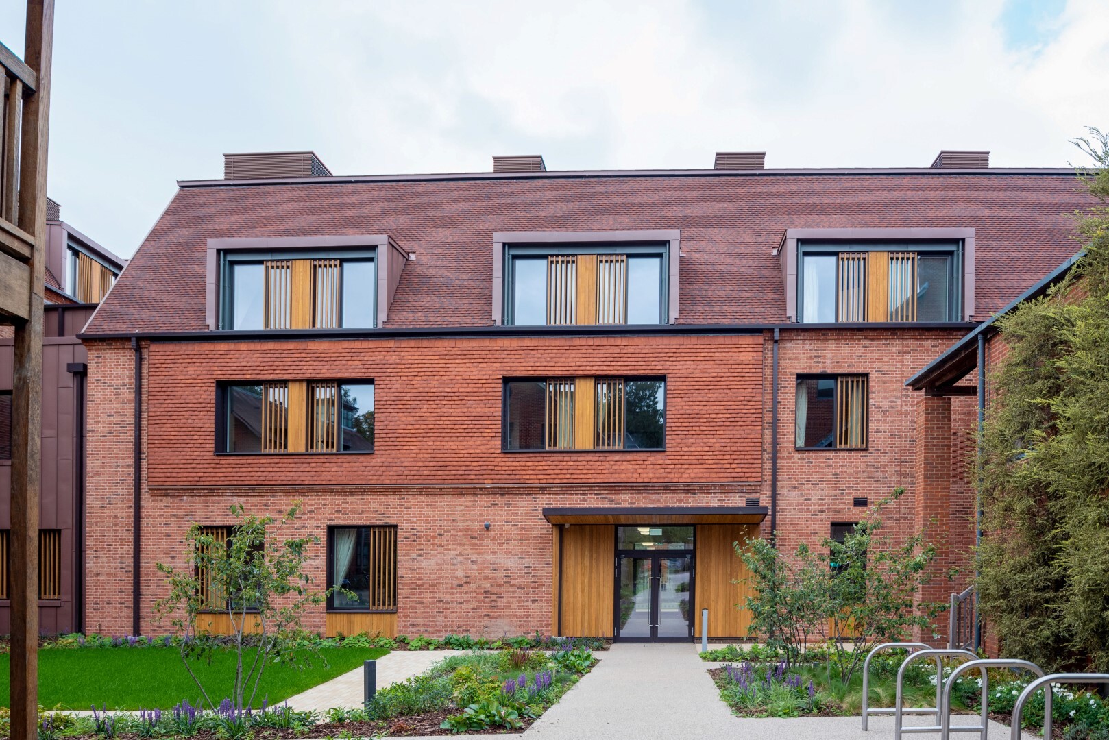 Lucy Cavendish College - Solus Range