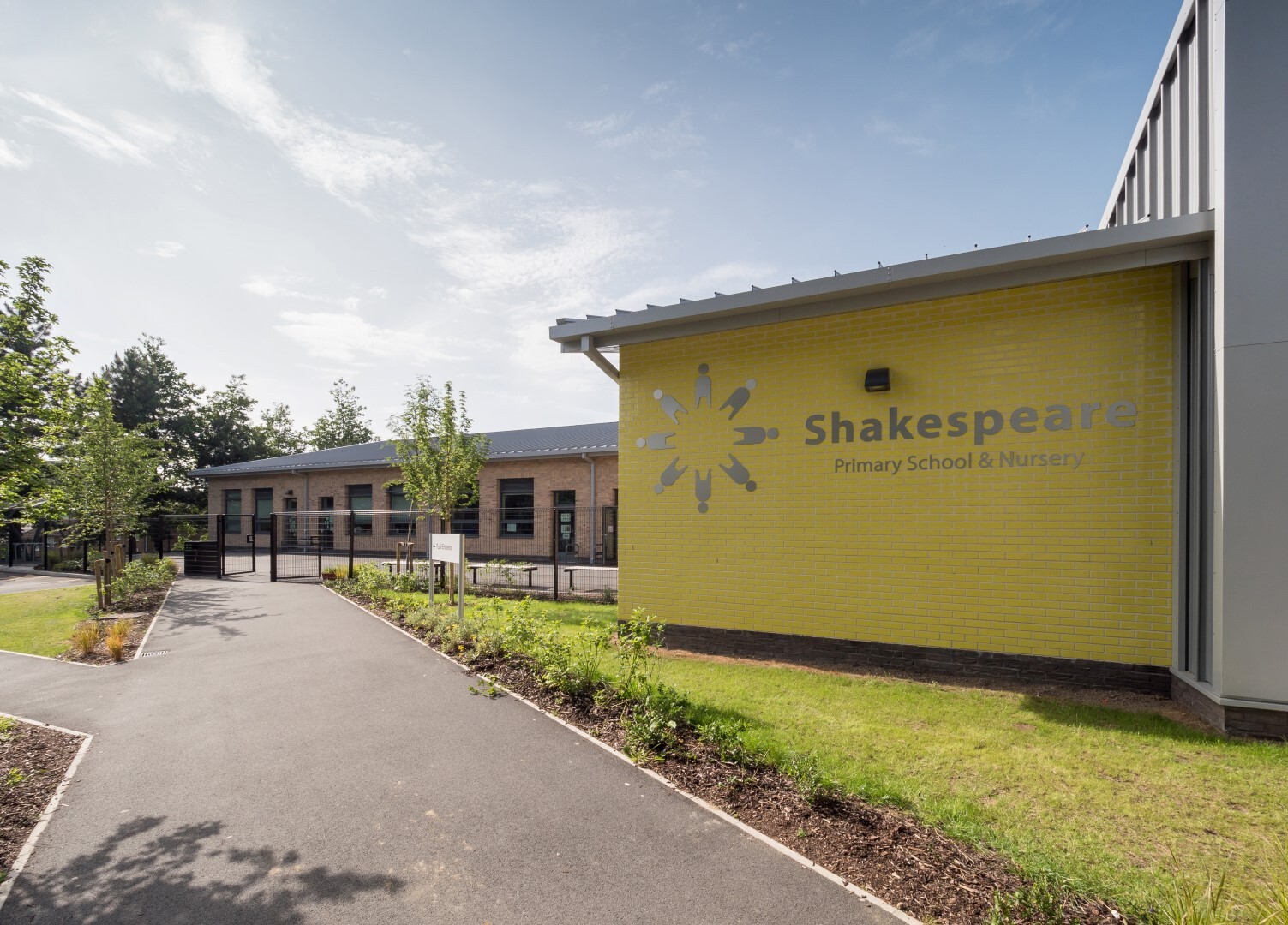 Shakespeare School - Glazed bricks