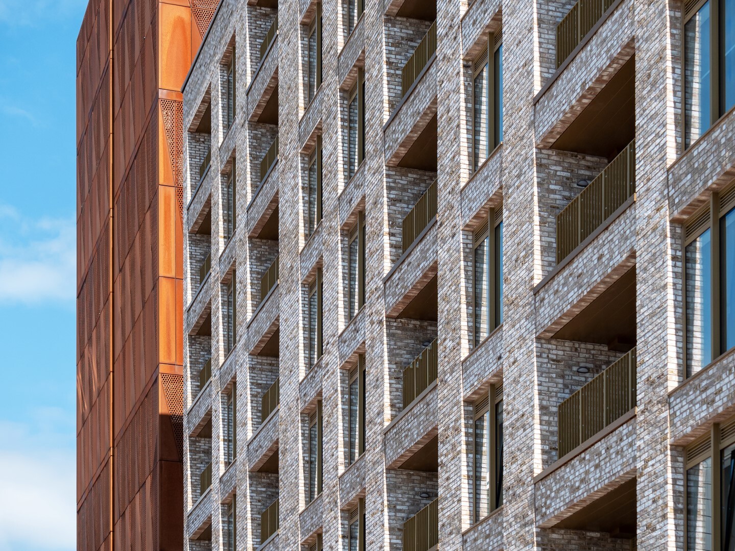 The Astley Manchester 11 Large