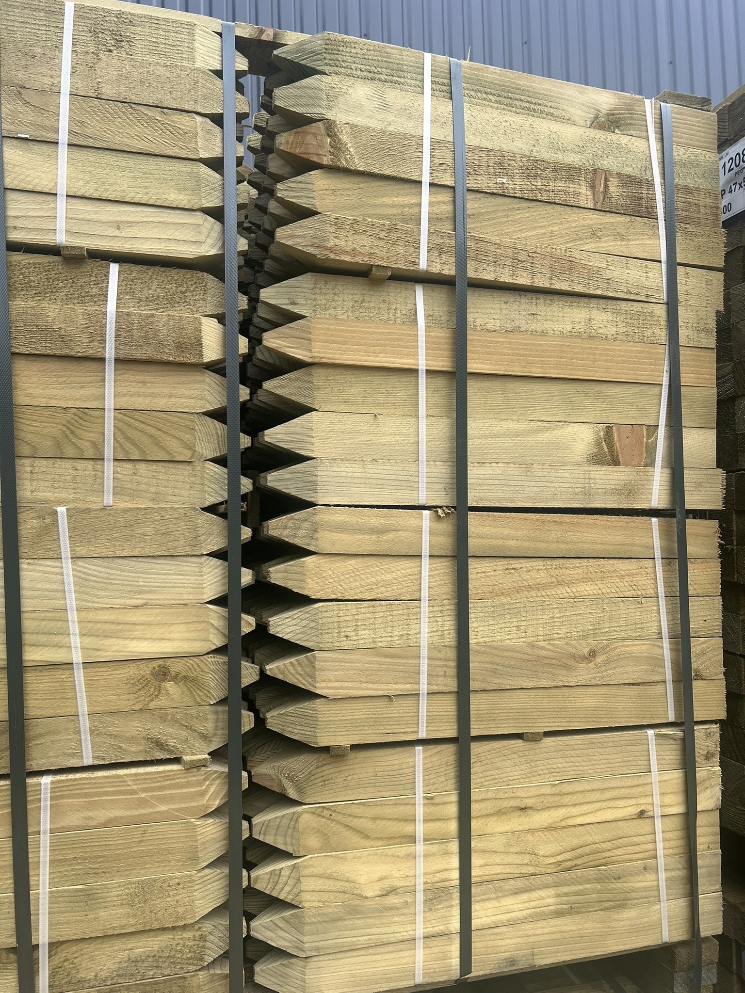 Four-way Pointed Green Site Pegs